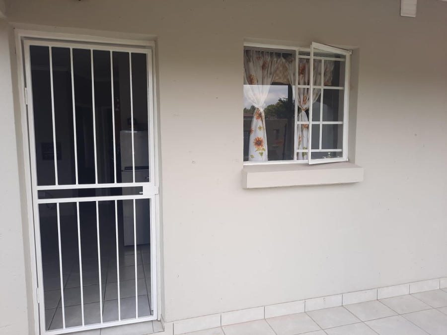 2 Bedroom Property for Sale in Van Der Hoff Park North West